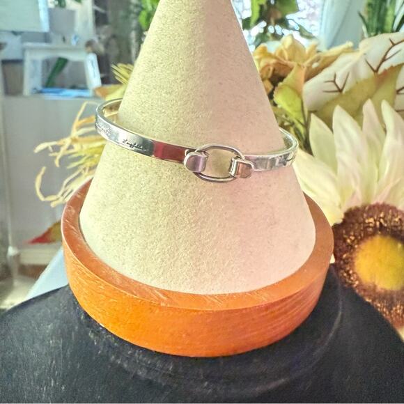 BB Becker 925 Sterling Silver Friends Inspirational Hook Bracelet - Picture 4 of 15